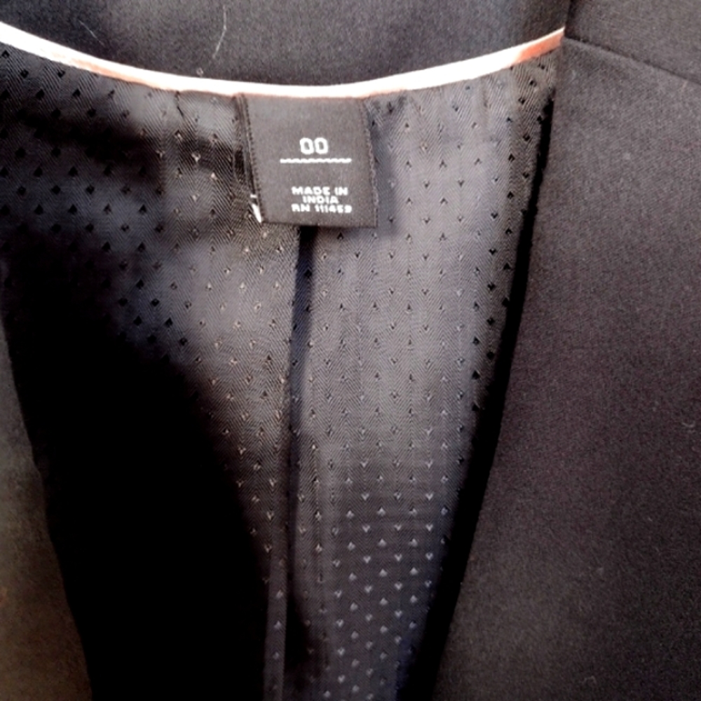 Black Blazer - Size 00 White House Black Market - Picture 9 of 11